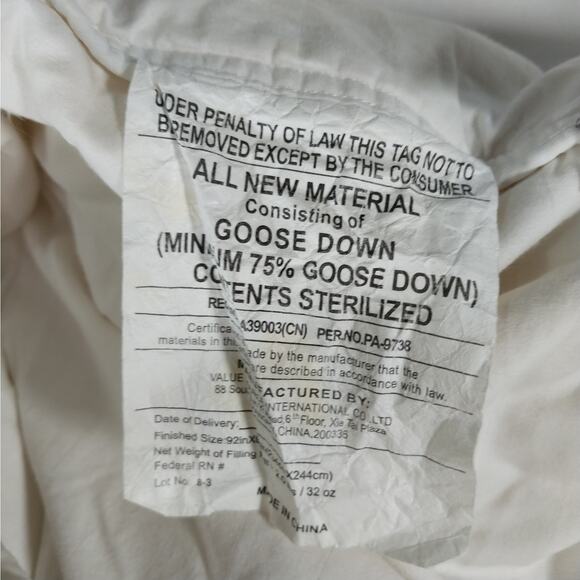 FIELDCREST! FAB CREAM OVERFILLED DOWN COMFORTER, 100% COTTON COVER! SZ QUEEN! - Picture 8 of 10